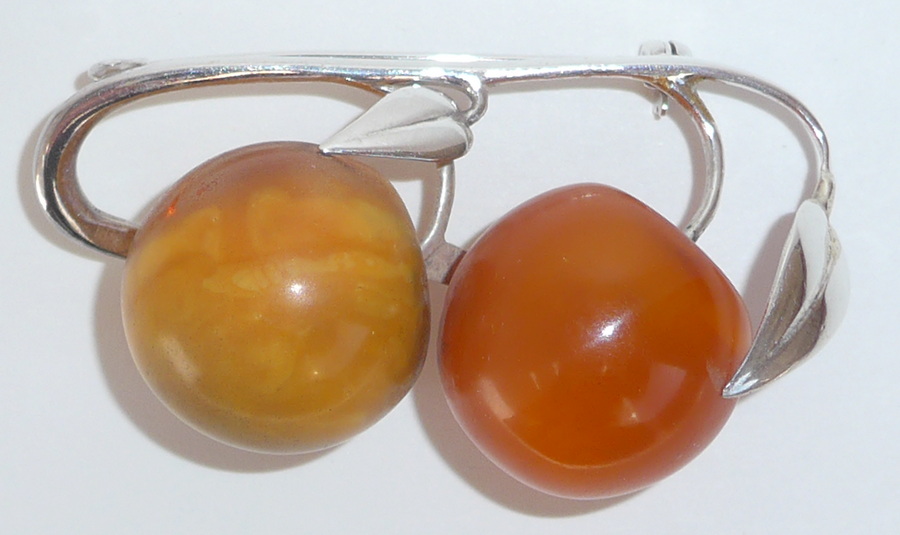 Staatliche Bernstein Manufaktur Königsberg Brosche Kirschen